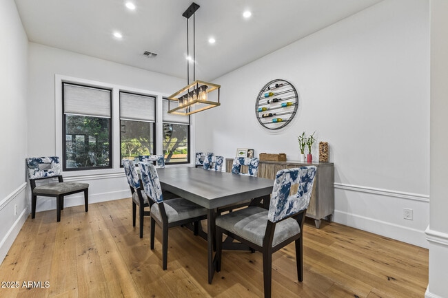 Building Photo - 3810 E Campbell Ave