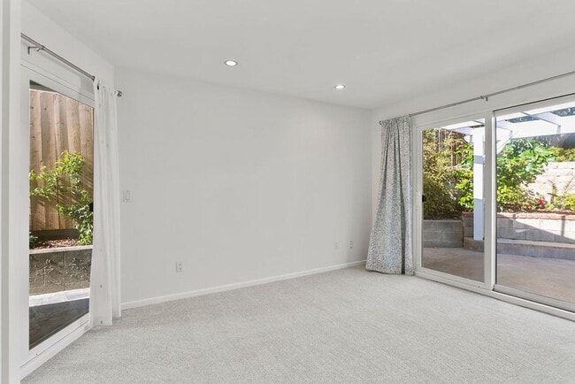 Building Photo - Charming Lantern District Bungalow