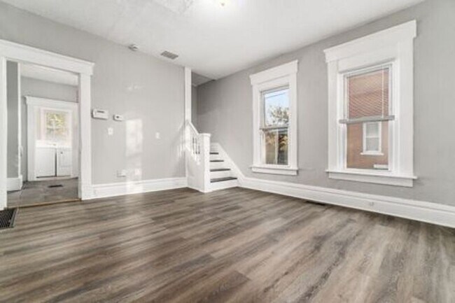 Building Photo - 360 N Garfield Ave