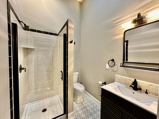 Building Photo - Modern Living with a Touch of Historic Charm
