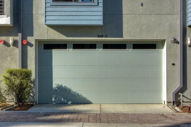 Building Photo - Downtown Oceanside Condo with pool and roo...