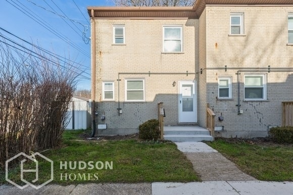 Building Photo - NOW AVAILABLE! - 1336 Wentworth Avenue uni...