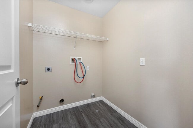 Building Photo - 9612 Pony Mountain Rd