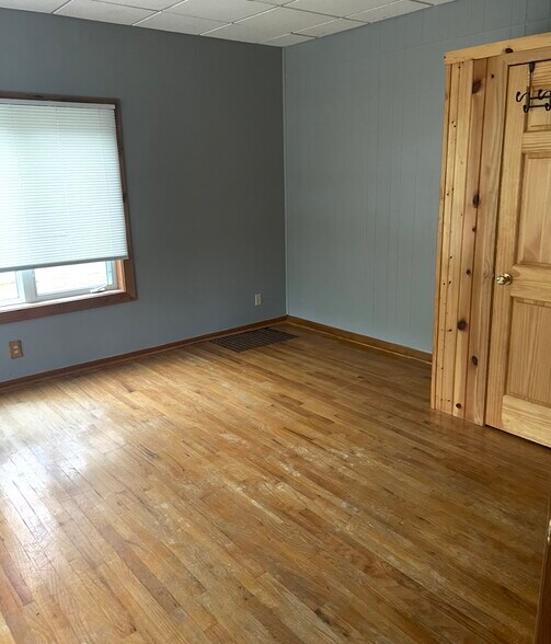 Building Photo - 307 E Wabasha St