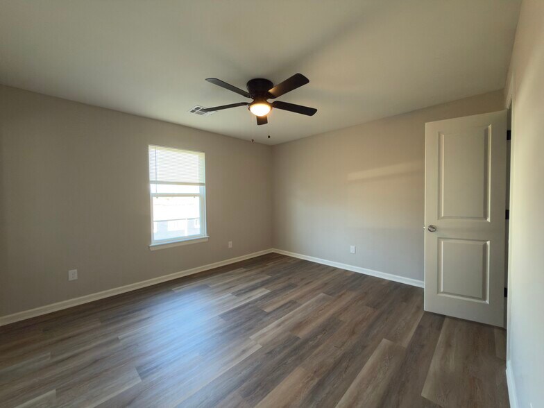 Building Photo - 409 Washington Ave