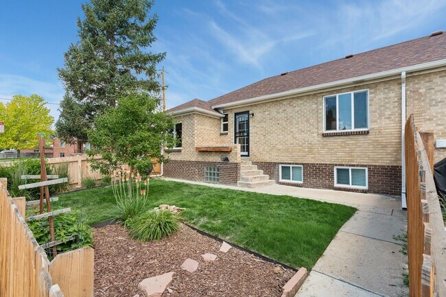 Building Photo - 1600 Winona Ct