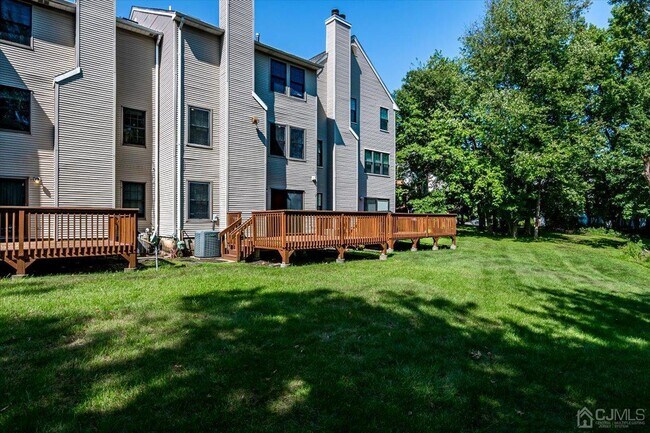 Building Photo - 3902 Springbrook Dr