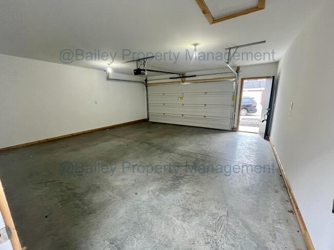 Building Photo - 3814 Jett Ln