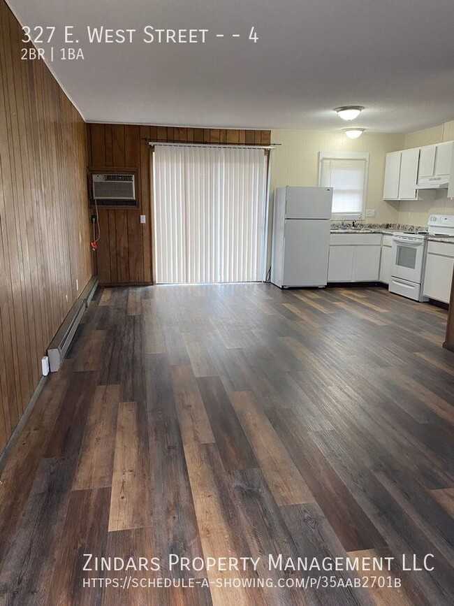 Building Photo - Updated 2 bedroom 1 bathroom apartment loc...