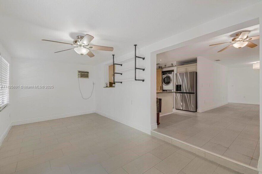 Building Photo - 5850 SW 149th Ave