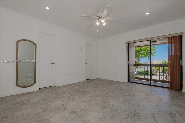 Building Photo - 6325 SW 138th Ct