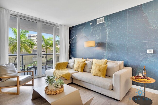 Building Photo - 2602 E Hallandale Beach Blvd