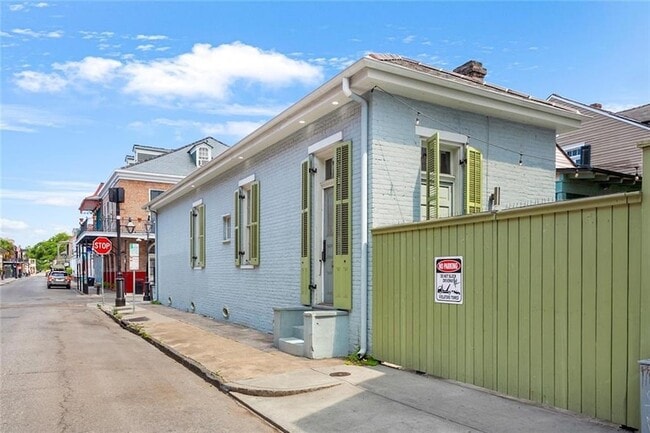 Building Photo - 1300 Chartres St