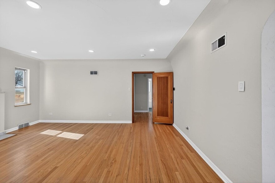 Building Photo - 665 Krameria St