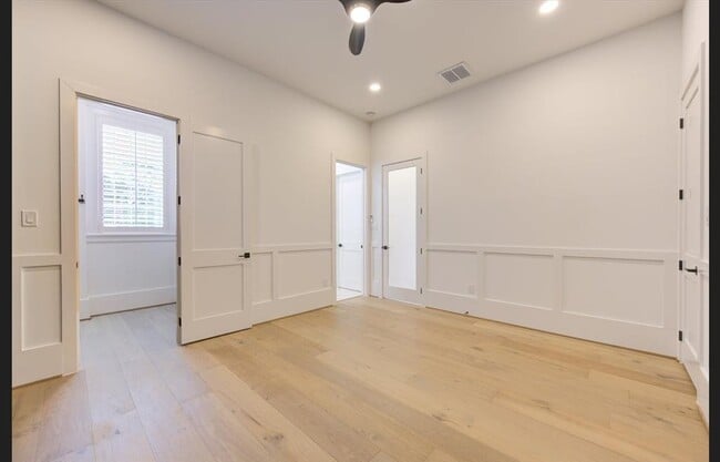 Building Photo - 3909 Ella Blvd