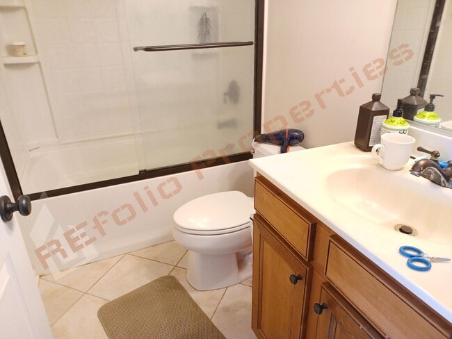 Building Photo - Luxury 4 BR 2-Car Garage Cul-de-Sac End Un...