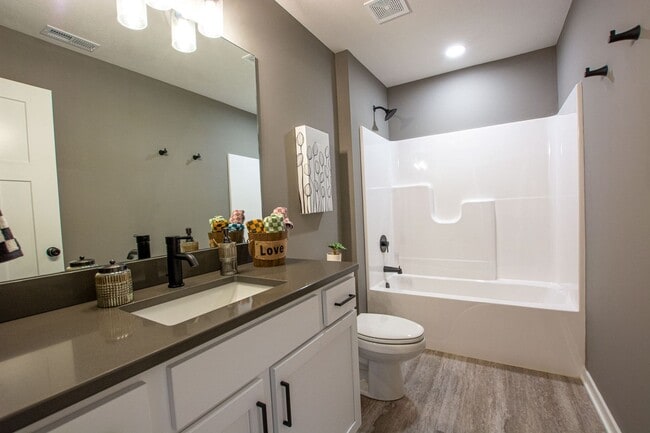 Building Photo - 14802-14804 Willow Street