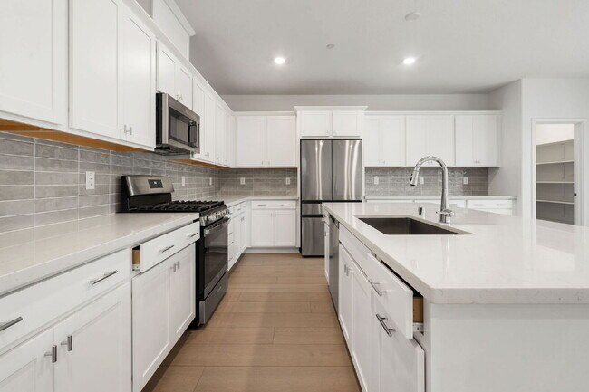 Building Photo - BRAND NEW BUILD 3000SQFT HOUSE FOR RENT