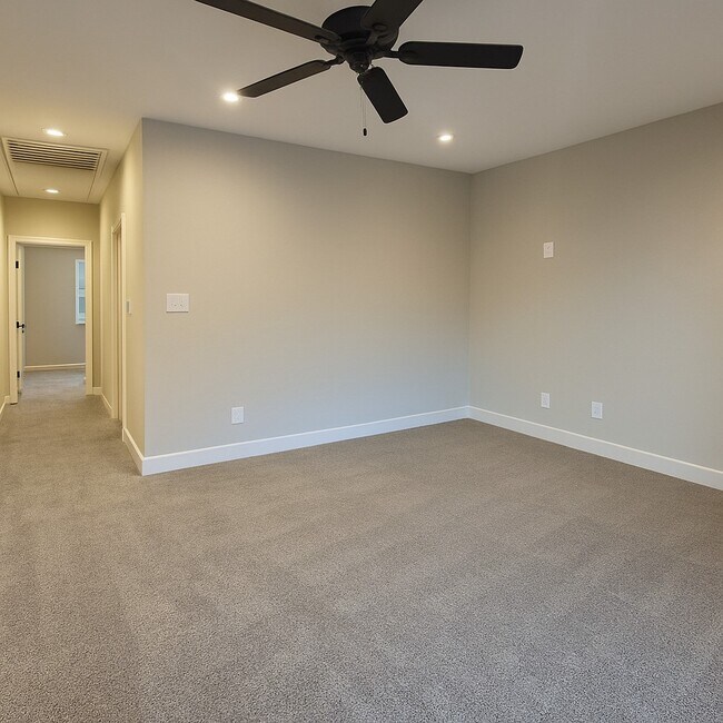 Building Photo - 16627 Oasis Mdw Ln