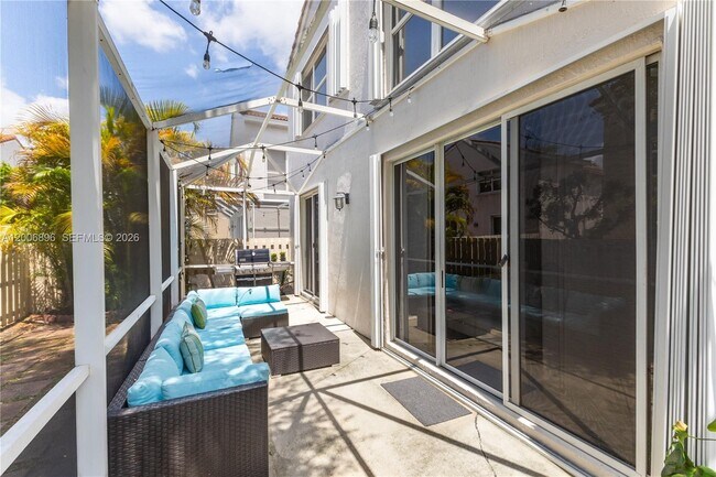 Building Photo - 14972 SW 50th Ct