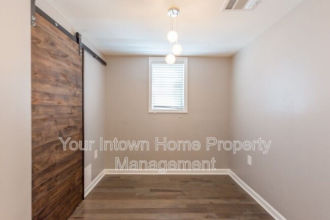 Building Photo - 505 Oakdale Rd NE