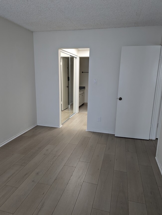 Double mirror closets - 2960 W 235th St