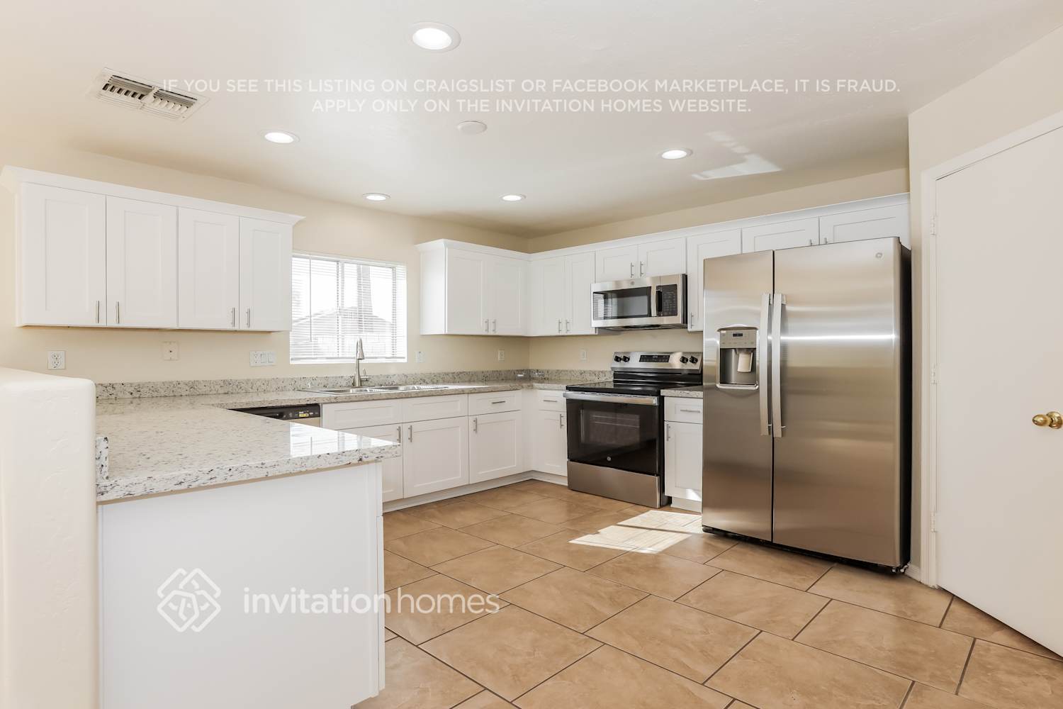 Building Photo - 12537 W Willow Ave