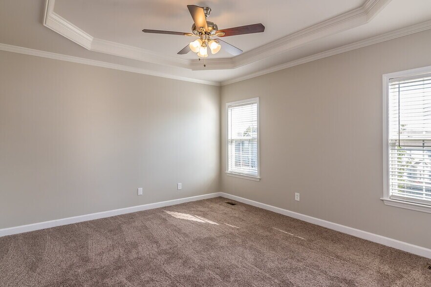 Building Photo - 2647 Hansford Dr