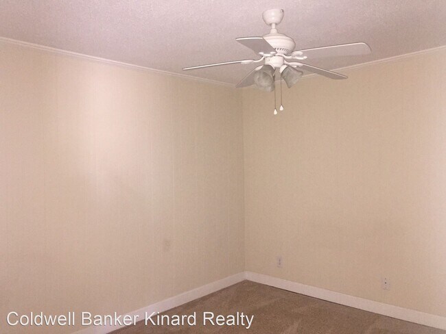 Building Photo - 3728 Cliffside Dr NE