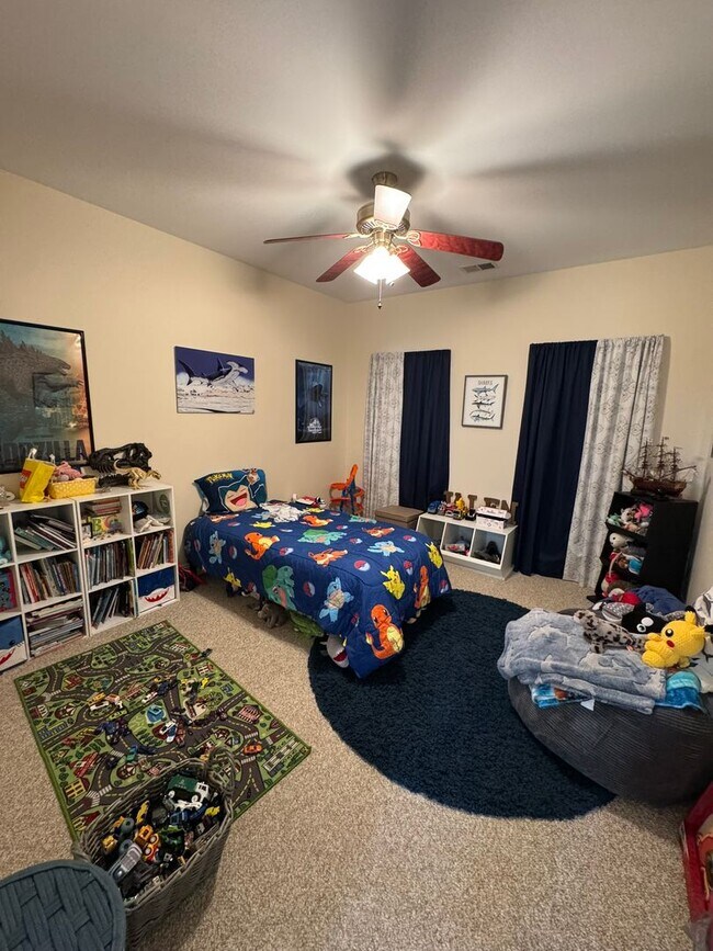 Building Photo - 3BR Beauty on the Eastside!