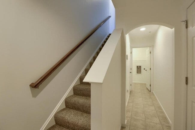 Building Photo - 3030 Meridian Cmns