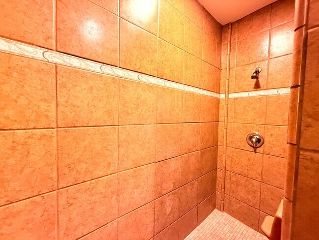 Building Photo - 1774 N Main St