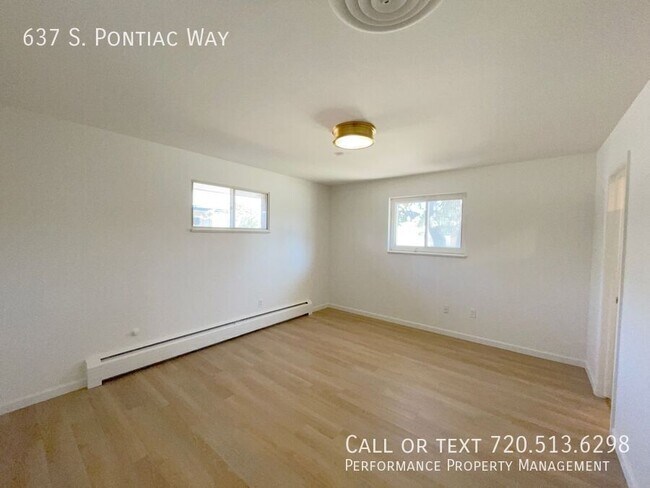 Building Photo - 637 S Pontiac Way