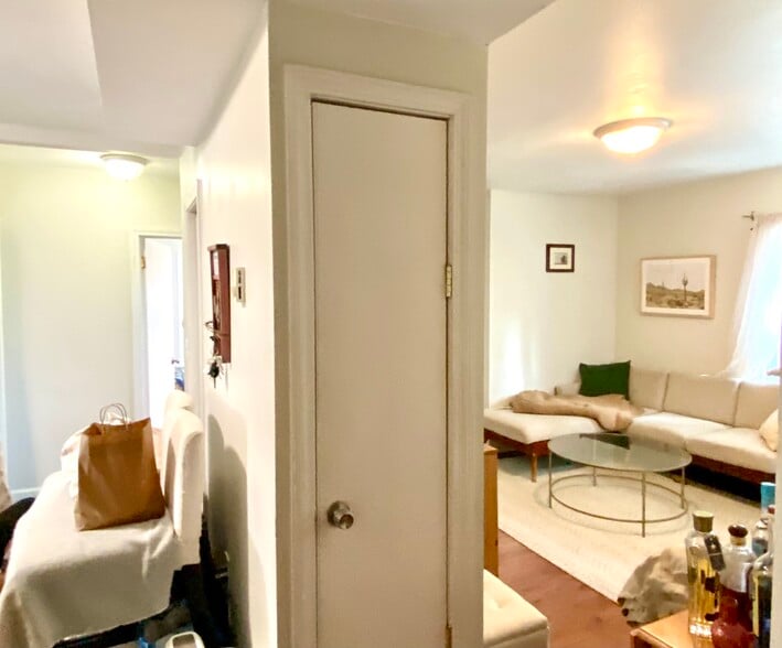 Hallway between Kitchen & Living room - 40 Clark St