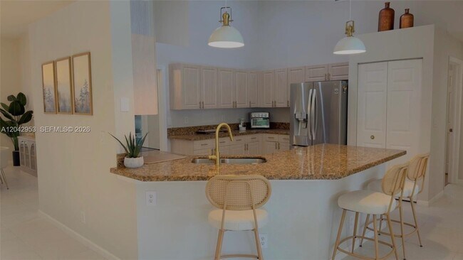Building Photo - 165 Cypress Trce