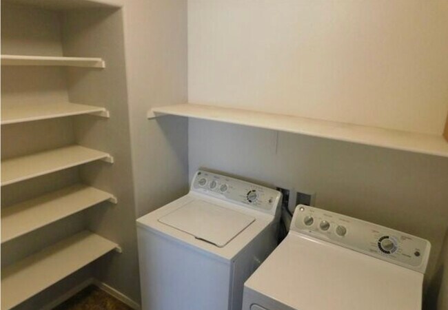 Building Photo - 10087 Emerald Edgewater Ct