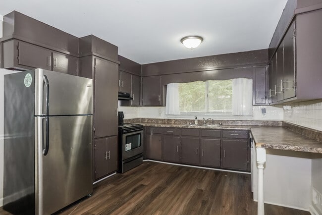 Building Photo - Classic Brick Beauty with 3-bedrooms in North Augusta, SC