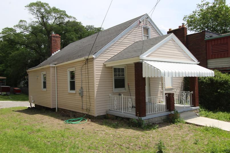 Side View - 905 Benton Ave