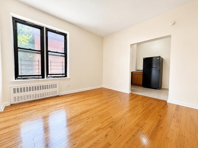 Building Photo - 973 Aldus St