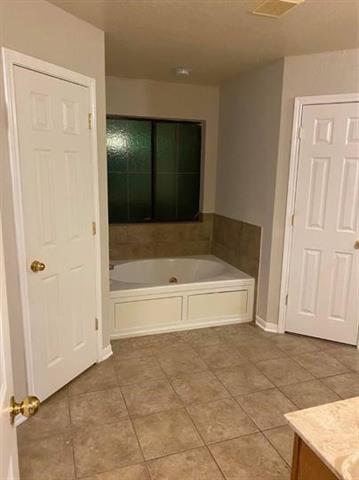 Building Photo - 6104 Alexus Dr