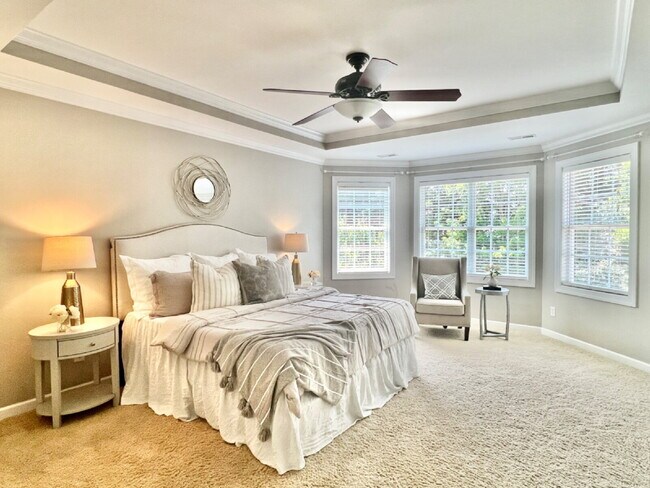 Building Photo - SPACIOUS AND CONVENIENT