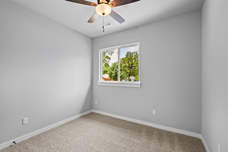 Building Photo - 2 Brightling Ln