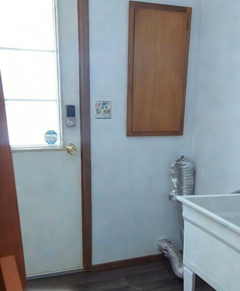 Building Photo - 102 Winding Way