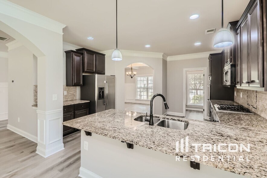 Building Photo - 254 Fannin Ln