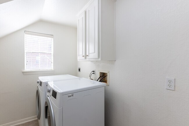 Building Photo - 3007 Smokey Hollow Dr