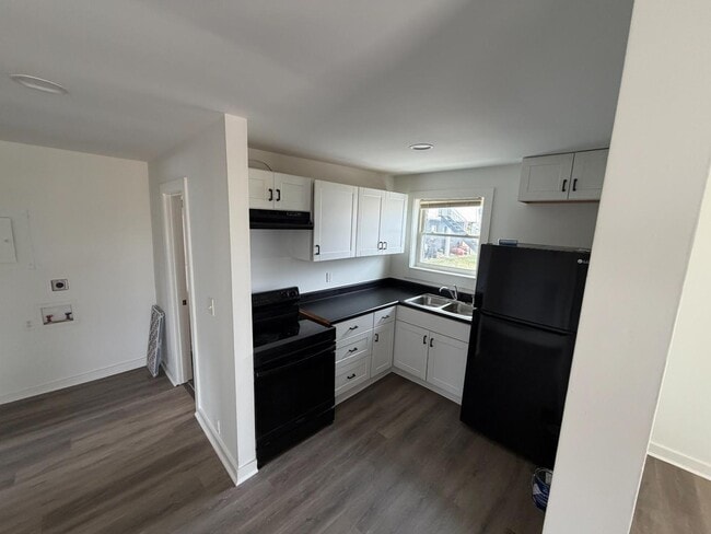 Building Photo - 749 Mt Hope St