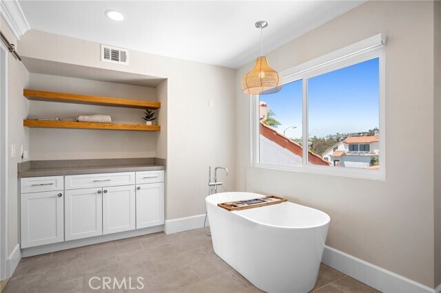 Building Photo - 507 Via Florida