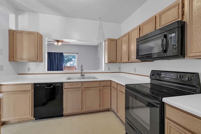 Building Photo - Call Sabrina Thomas Office at 757-767-0767...