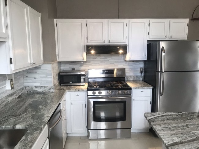 Building Photo - 1340 S Hanover St