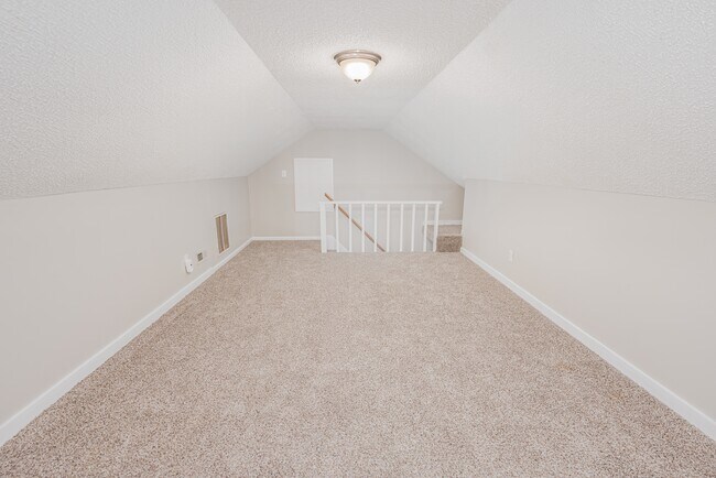 Building Photo - 5722 Gondolier Dr